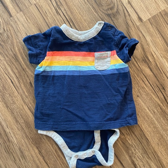 Lot of FOUR Baby Gap boy onesies - Picture 11 of 13